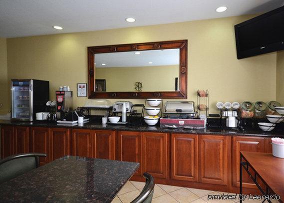 Super 8 By Wyndham Great Bend Hotell Restaurang bild