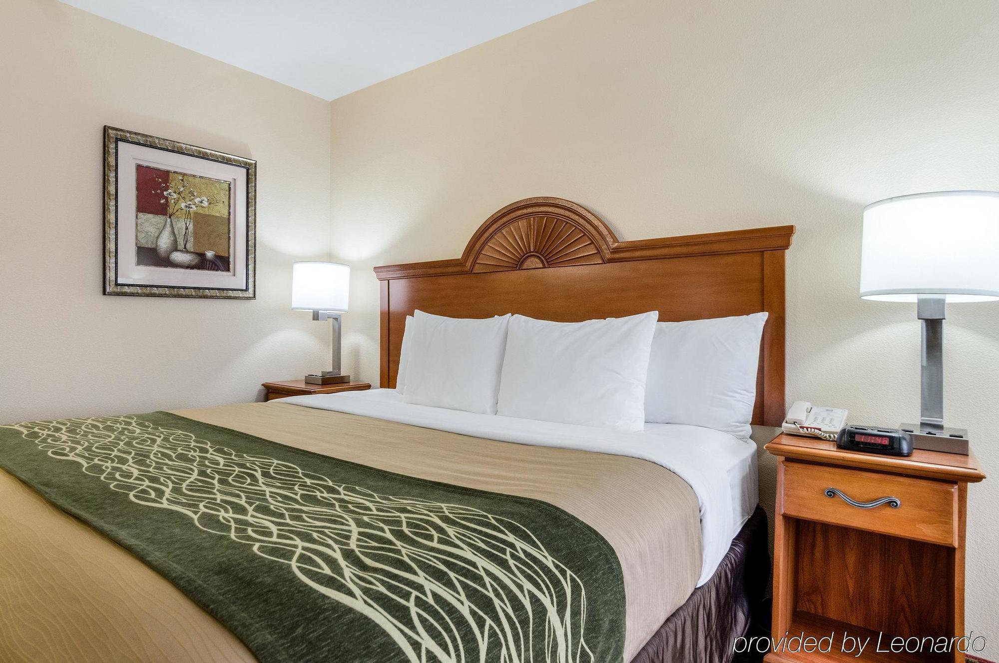 Super 8 By Wyndham Great Bend Hotell Exteriör bild