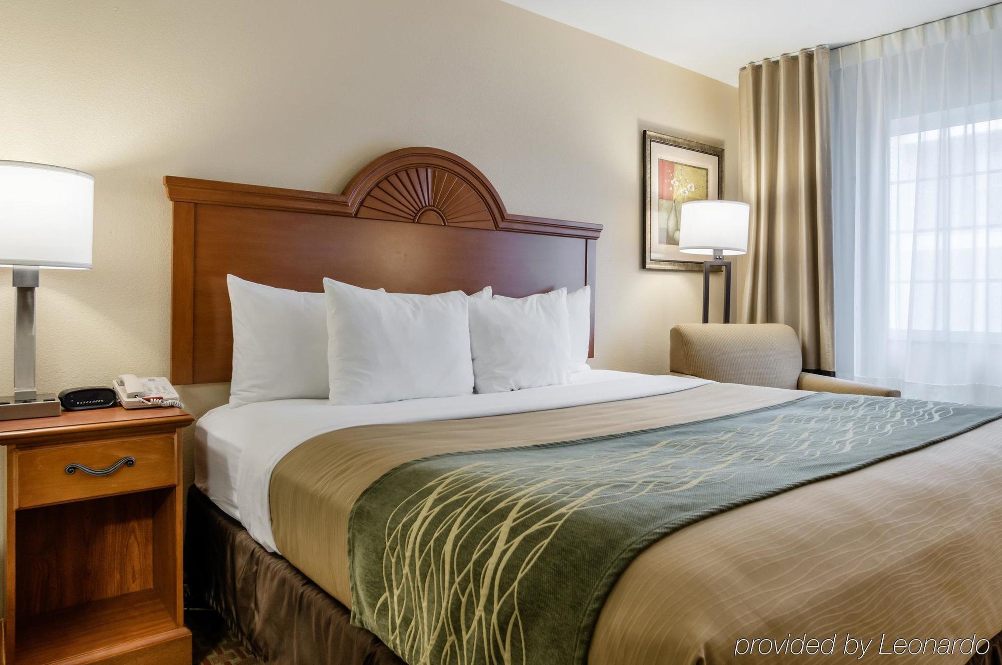Super 8 By Wyndham Great Bend Hotell Exteriör bild