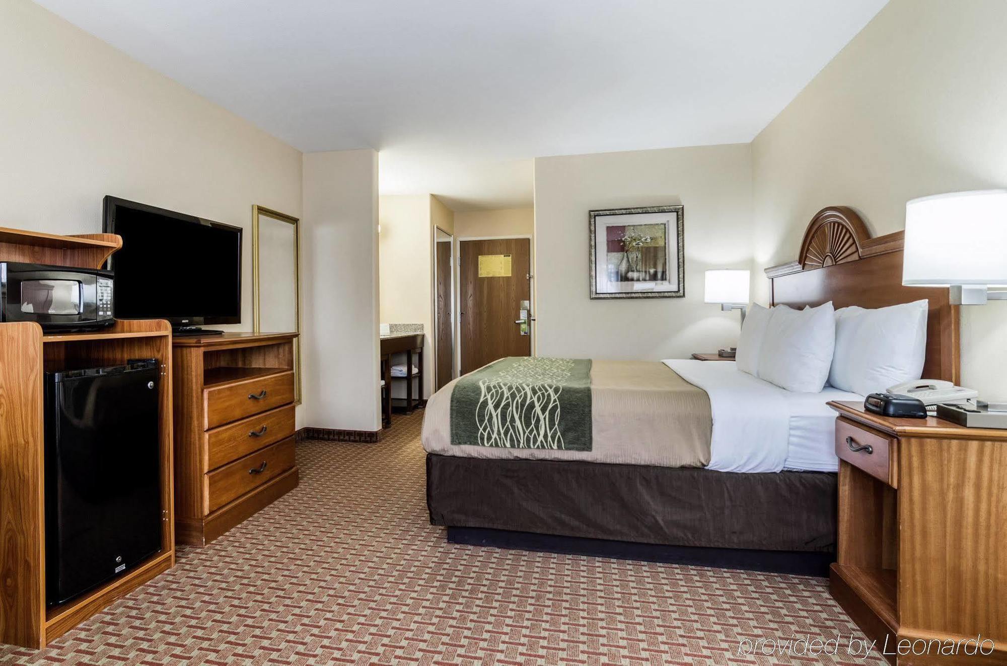 Super 8 By Wyndham Great Bend Hotell Exteriör bild