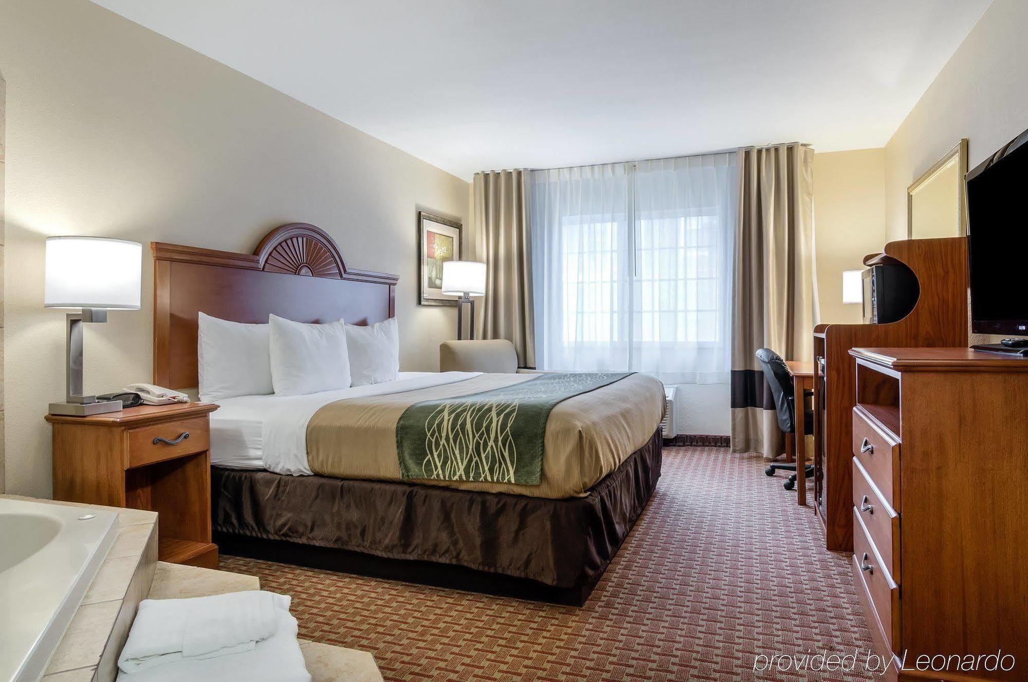 Super 8 By Wyndham Great Bend Hotell Exteriör bild