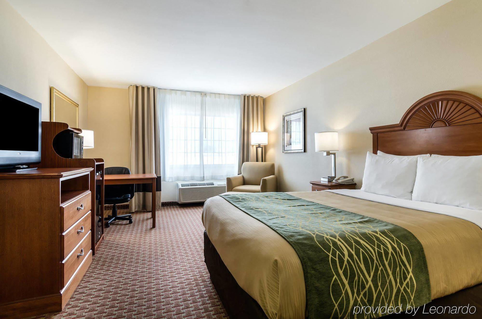 Super 8 By Wyndham Great Bend Hotell Exteriör bild
