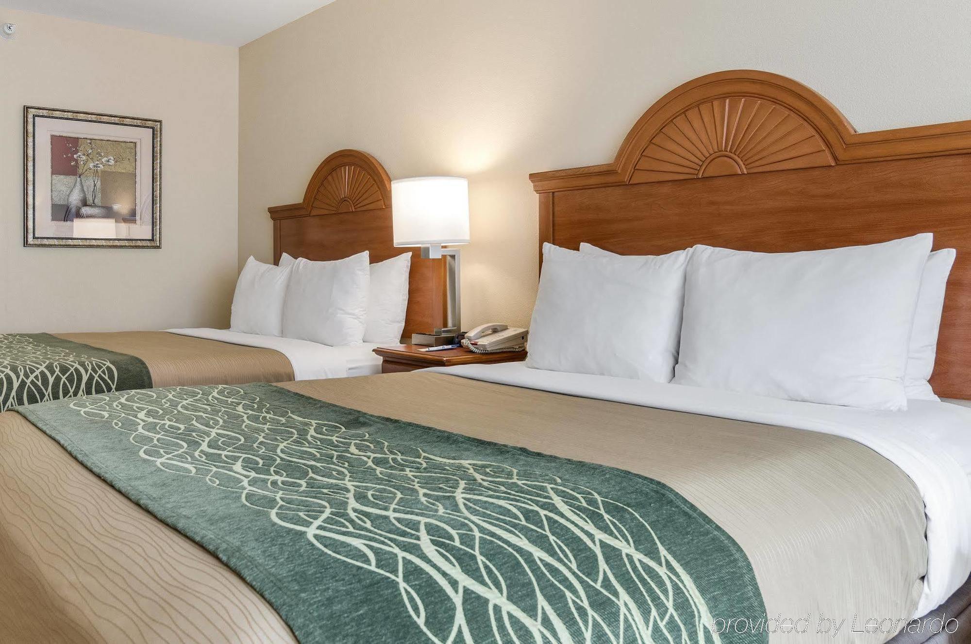 Super 8 By Wyndham Great Bend Hotell Exteriör bild