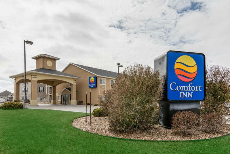 Super 8 By Wyndham Great Bend Hotell Exteriör bild