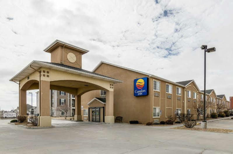 Super 8 By Wyndham Great Bend Hotell Exteriör bild